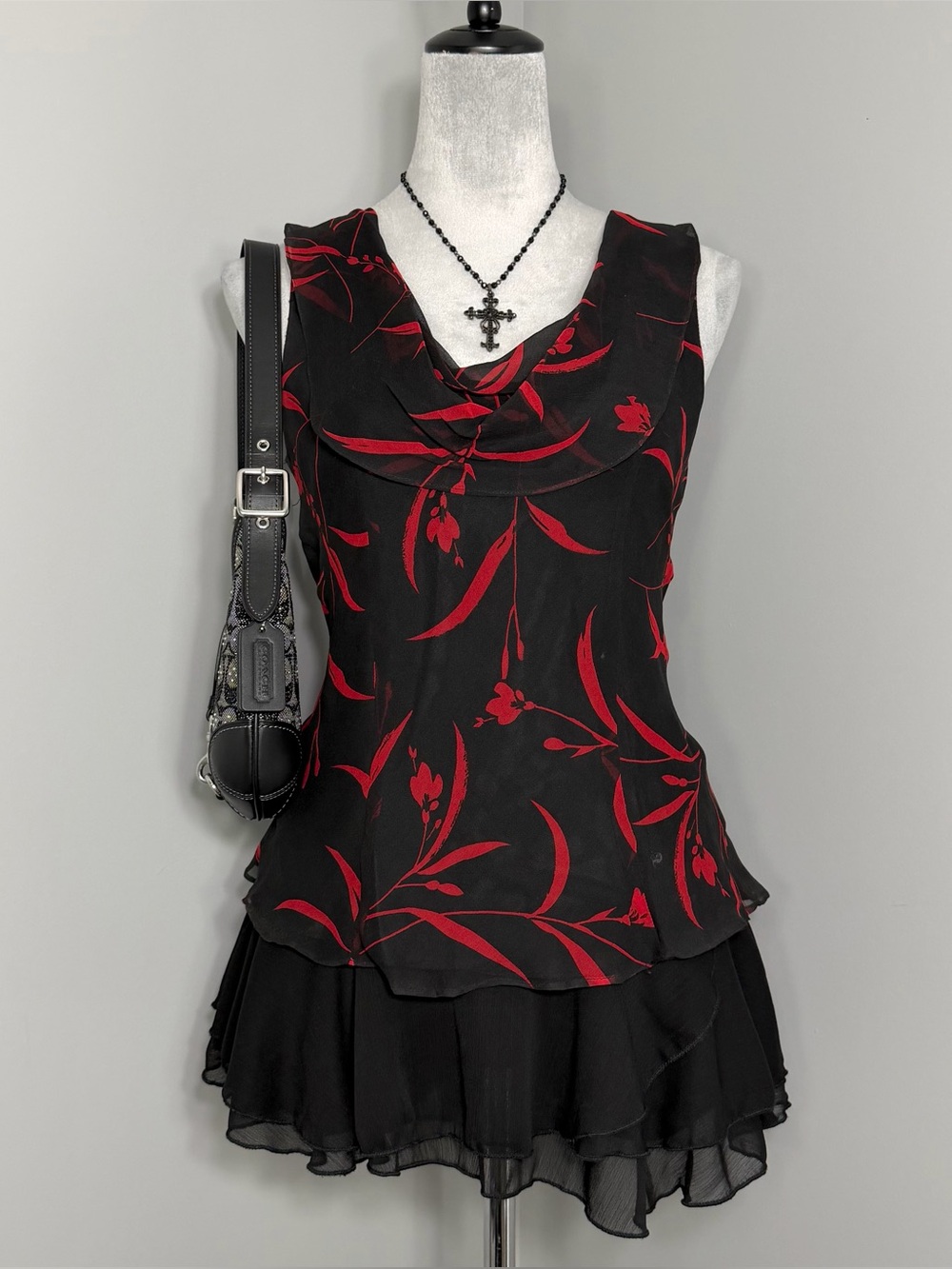 Vintage Robbie Bee Red and Black  Floral 100% Silk Blouse